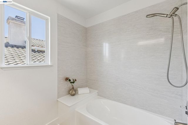 262 Ratto Rd, Alameda, CA 94502