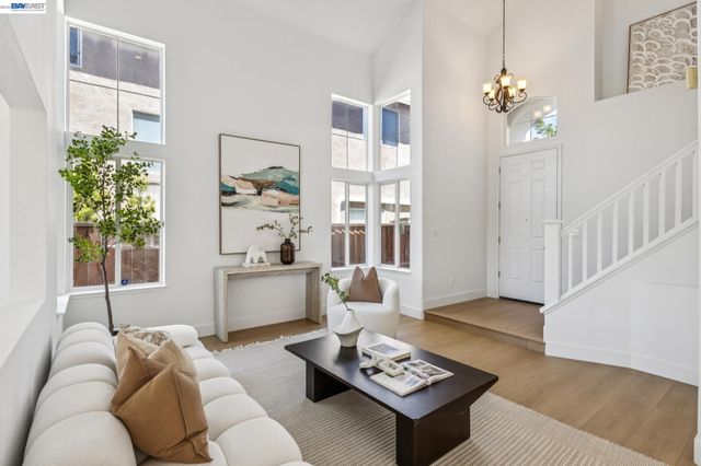 262 Ratto Rd, Alameda, CA 94502