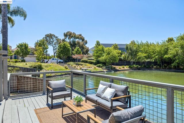 262 Ratto Rd, Alameda, CA 94502