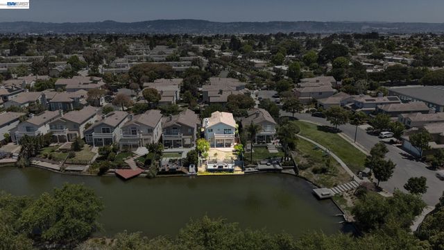 262 Ratto Rd, Alameda, CA 94502