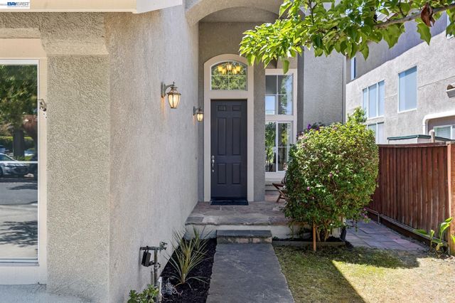 262 Ratto Rd, Alameda, CA 94502