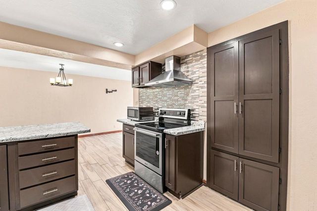 2691 MAYLINE DRIVE, Green Bay, WI 54311
