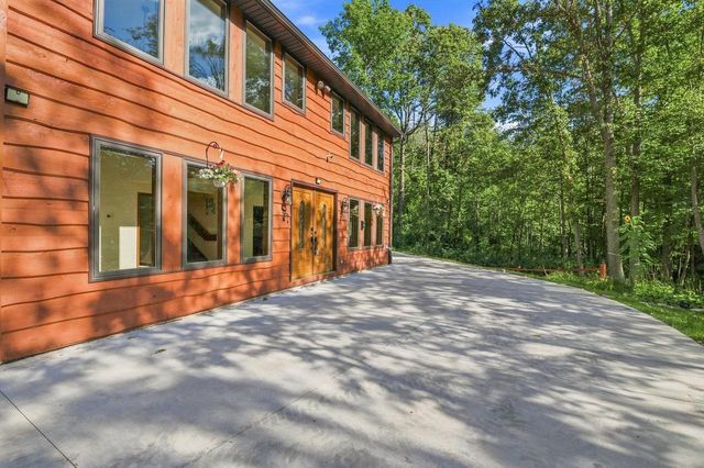 2691 MAYLINE DRIVE, Green Bay, WI 54311