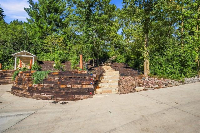 2691 MAYLINE DRIVE, Green Bay, WI 54311