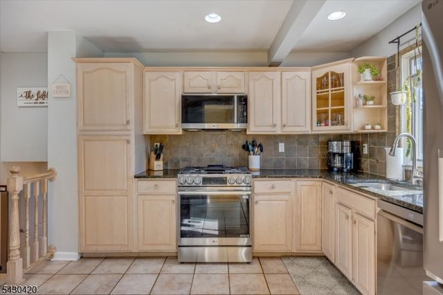 7 Beekmeer Pl, Mount Olive Twp., NJ 07836