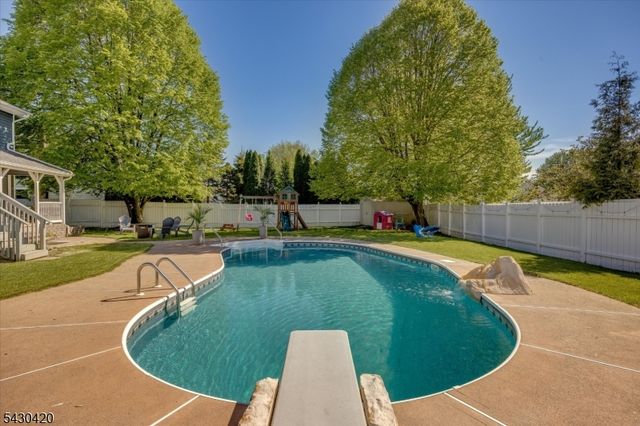 7 Beekmeer Pl, Mount Olive Twp., NJ 07836