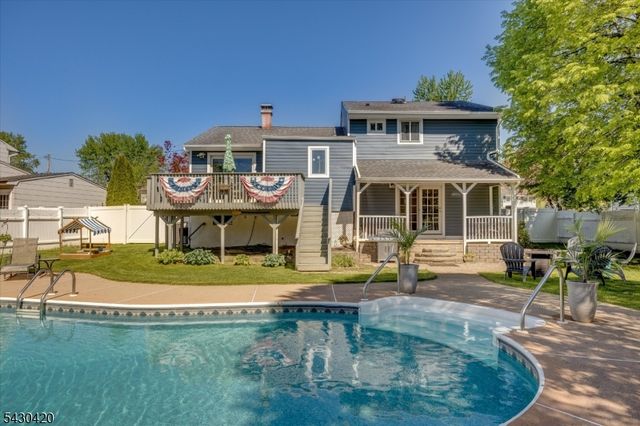 7 Beekmeer Pl, Mount Olive Twp., NJ 07836