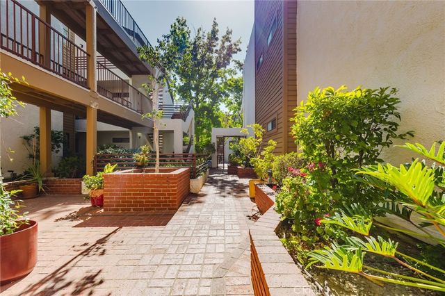 400 N Louise 303, Glendale, CA 91206