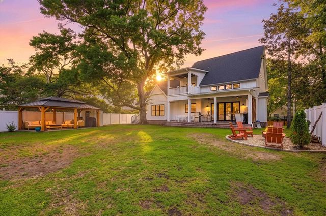 506 Fernwood Rd., Murrells Inlet, SC 29576