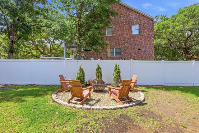 506 Fernwood Rd., Murrells Inlet, SC 29576
