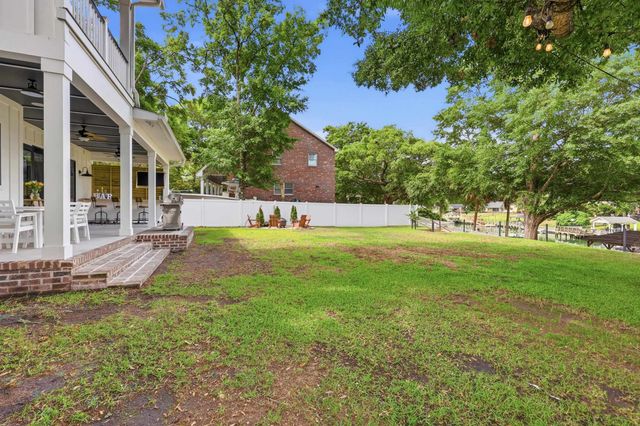 506 Fernwood Rd., Murrells Inlet, SC 29576
