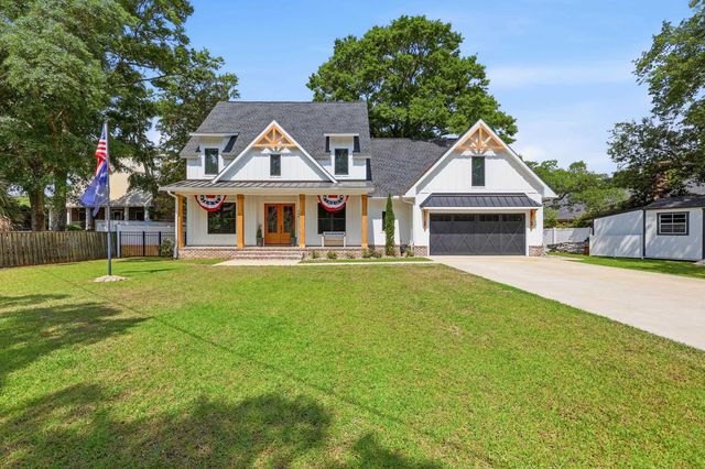 506 Fernwood Rd., Murrells Inlet, SC 29576