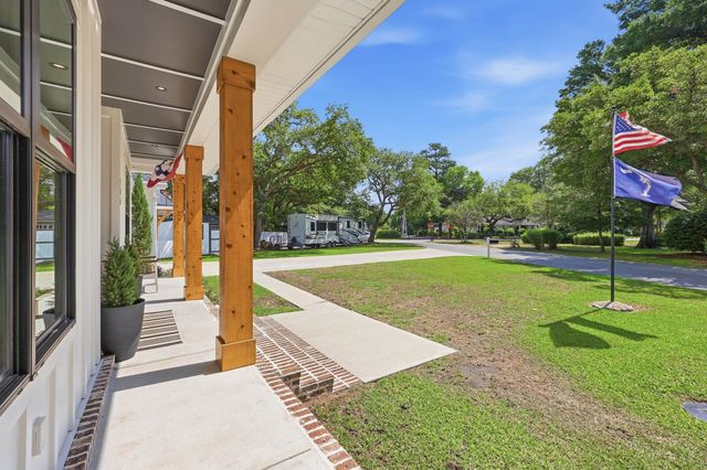 506 Fernwood Rd., Murrells Inlet, SC 29576