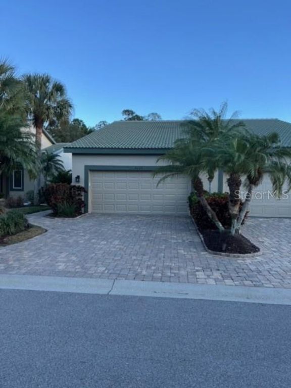 8529 54TH AVENUE CIRCLE E, Bradenton, FL 34211