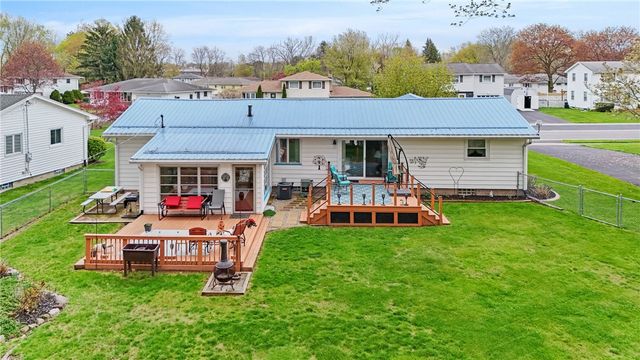 129 Alhambra Drive, Irondequoit, NY 14622