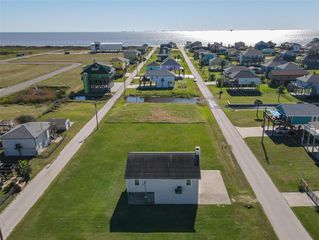 908 West Lane, Crystal Beach, TX 77650