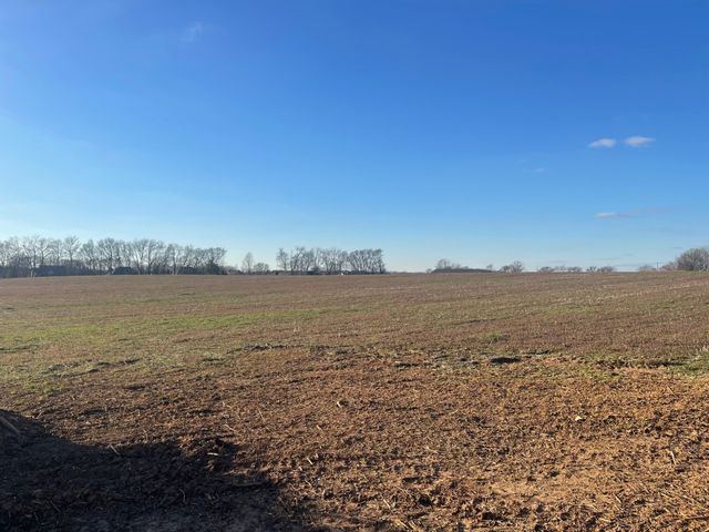 2 Old Zion Rd, Columbia, TN 38401