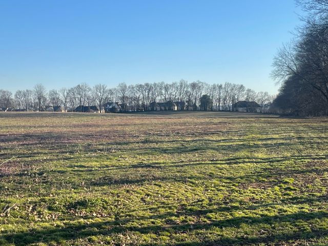 2 Old Zion Rd, Columbia, TN 38401