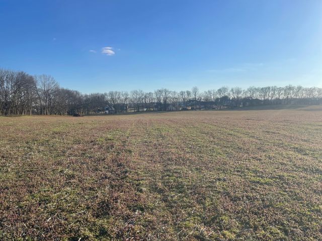 2 Old Zion Rd, Columbia, TN 38401