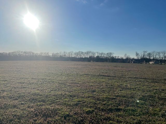 2 Old Zion Rd, Columbia, TN 38401