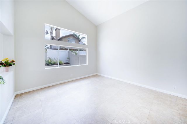 877 Willowcreek, Corona, CA 92878