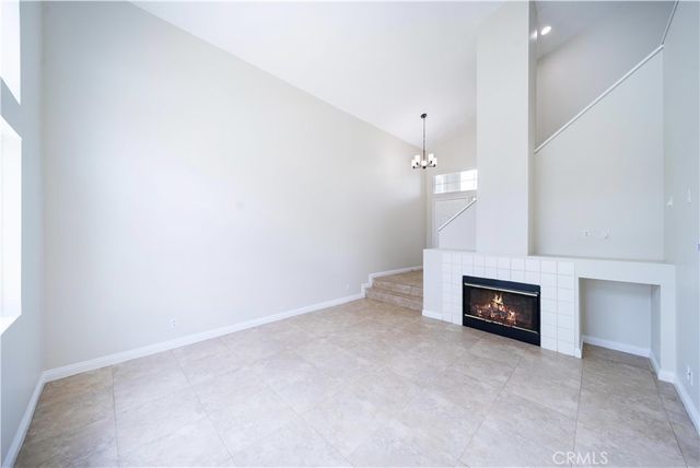 877 Willowcreek, Corona, CA 92878