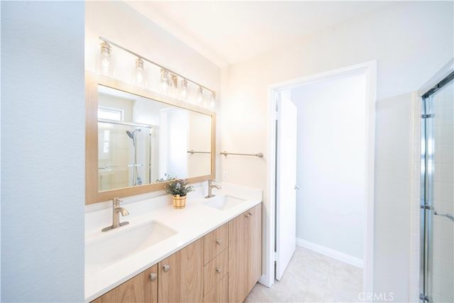 877 Willowcreek, Corona, CA 92878