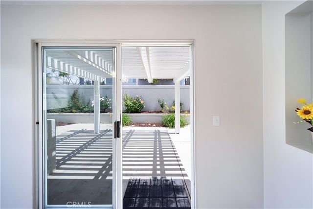 877 Willowcreek, Corona, CA 92878