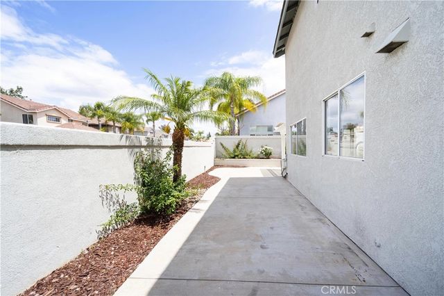 877 Willowcreek, Corona, CA 92878
