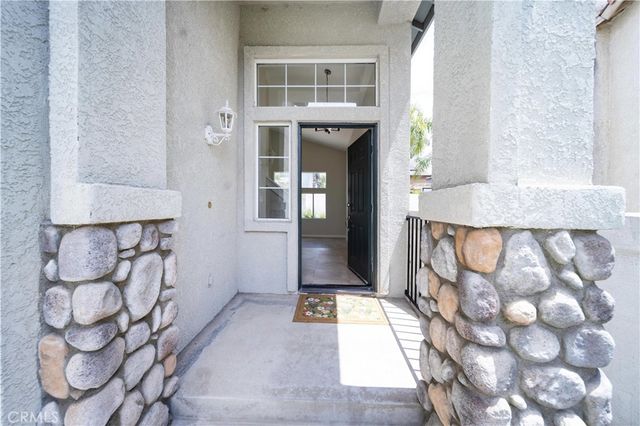 877 Willowcreek, Corona, CA 92878