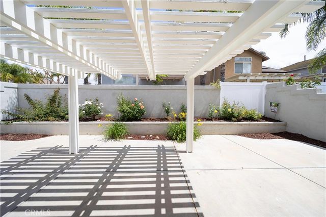 877 Willowcreek, Corona, CA 92878
