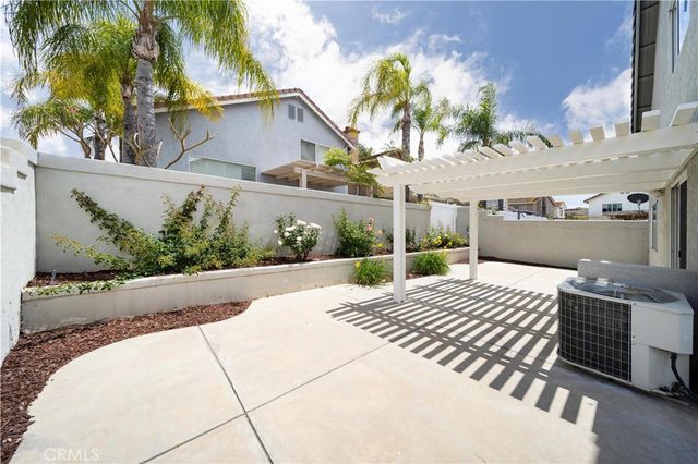 877 Willowcreek, Corona, CA 92878