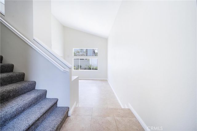 877 Willowcreek, Corona, CA 92878