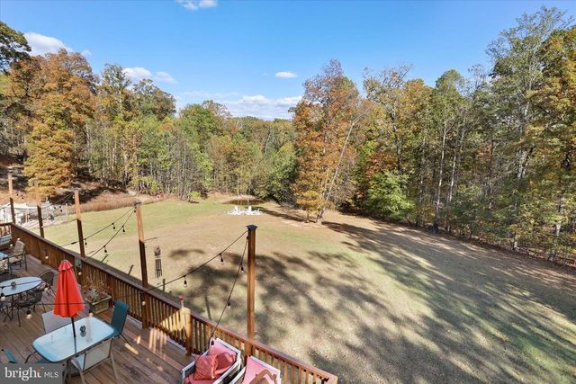 96 CASTLE MOUNTAIN RD, Castleton, VA 22716
