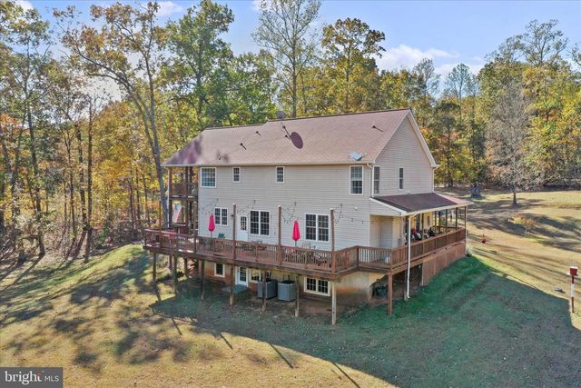 96 CASTLE MOUNTAIN RD, Castleton, VA 22716