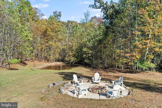 96 CASTLE MOUNTAIN RD, Castleton, VA 22716