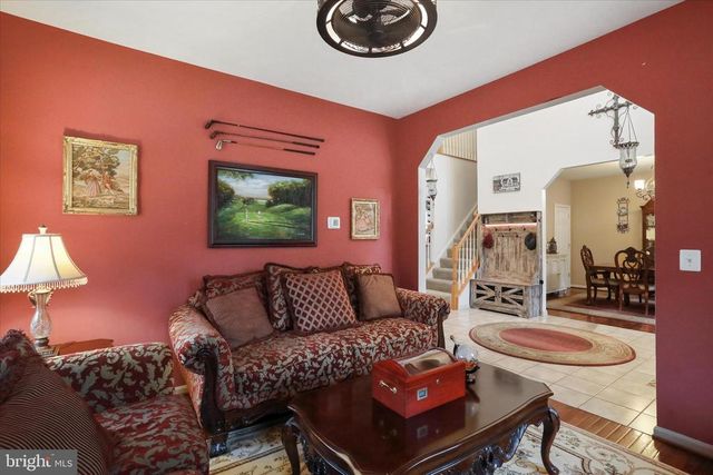 96 CASTLE MOUNTAIN RD, Castleton, VA 22716