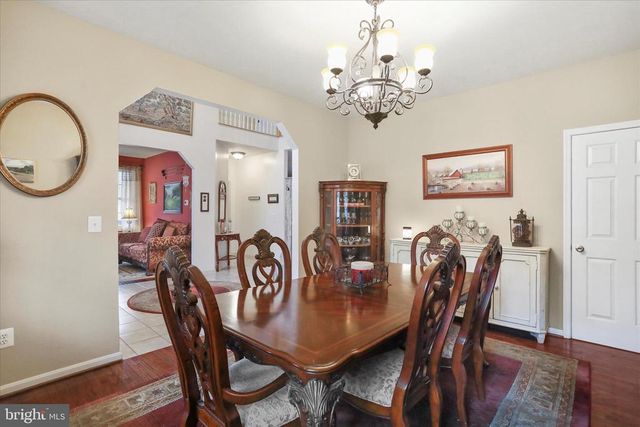 96 CASTLE MOUNTAIN RD, Castleton, VA 22716