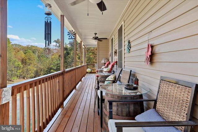 96 CASTLE MOUNTAIN RD, Castleton, VA 22716