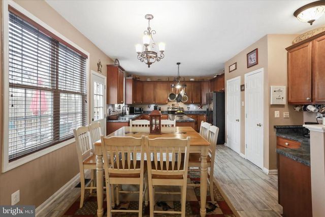 96 CASTLE MOUNTAIN RD, Castleton, VA 22716