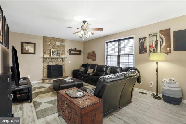 96 CASTLE MOUNTAIN RD, Castleton, VA 22716