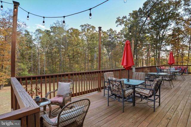 96 CASTLE MOUNTAIN RD, Castleton, VA 22716