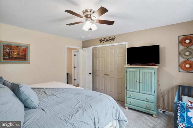 96 CASTLE MOUNTAIN RD, Castleton, VA 22716