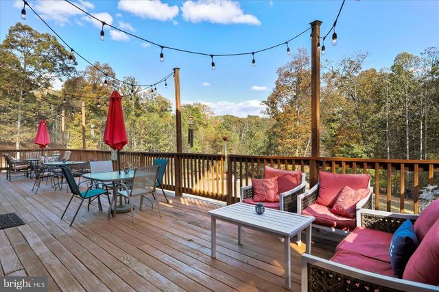 96 CASTLE MOUNTAIN RD, Castleton, VA 22716