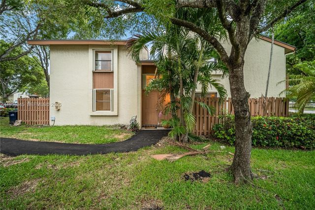 11483 SW 109th RD 2E, Miami, FL 33176