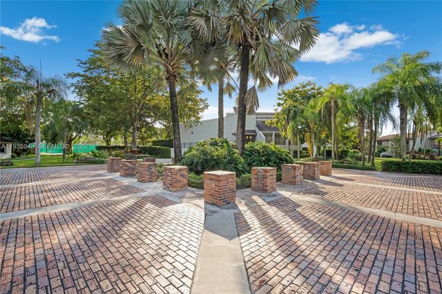 11483 SW 109th RD 2E, Miami, FL 33176