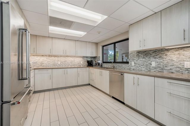 11483 SW 109th RD 2E, Miami, FL 33176