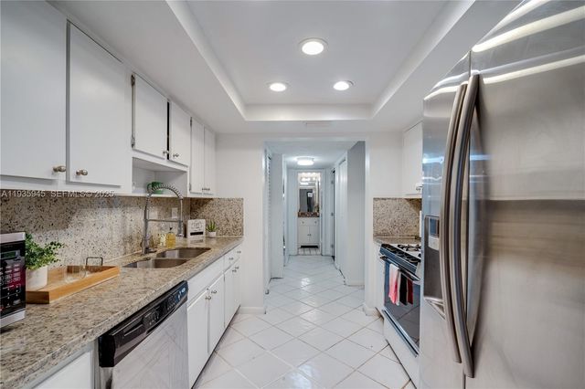 11483 SW 109th RD 2E, Miami, FL 33176