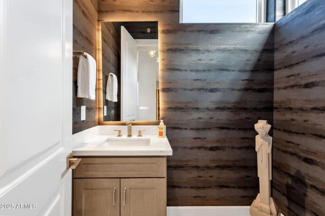 14395 N VALENCIA Drive, Fountain Hills, AZ 85268