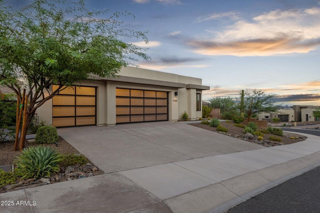 Image 2 of property listing at 14395 N VALENCIA Drive, Fountain Hills, AZ 85268